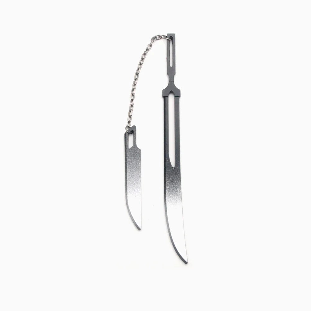 BLEACH: Thousand-Year Blood War Keychain Kurosaki Ichigo Zangetsu Double Blade Weapon Pendant Key Chain for Men Car Keyring Gift