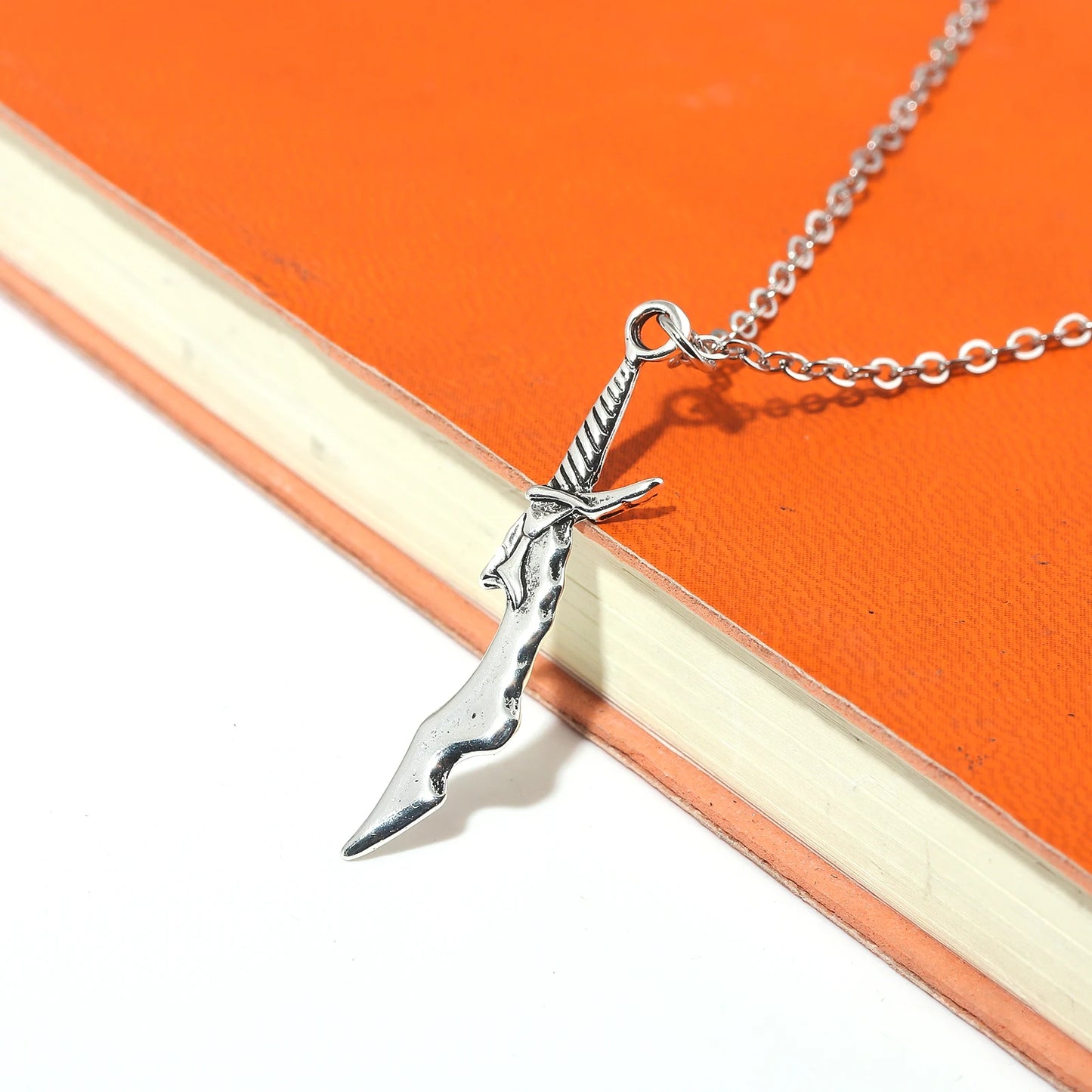 Solo Leveling: Necklace Short Blade Pendant Necklace Sung Jin-woo Yoo Jin-ho Necklace Jewelry Cosplay Props Gifts