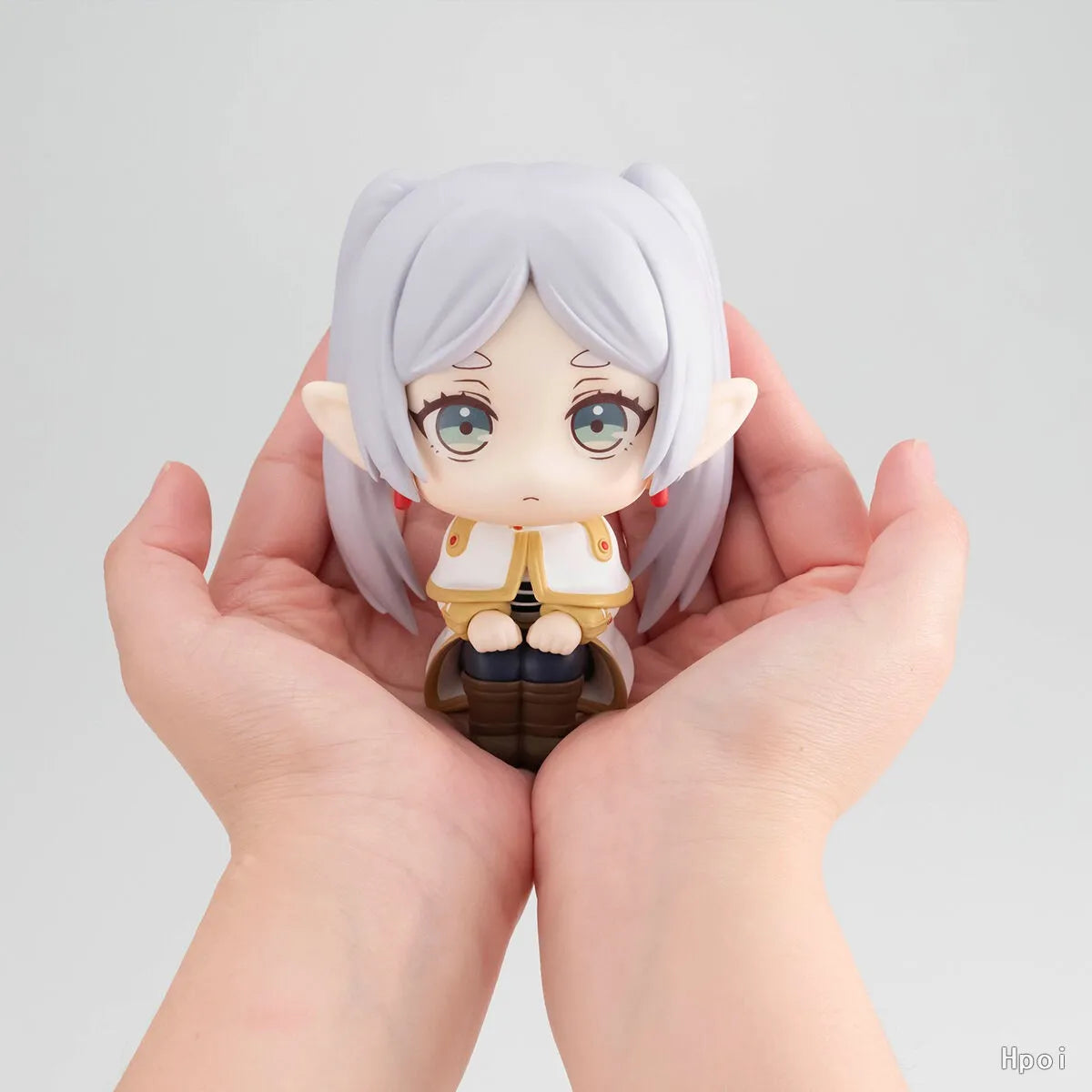 Frieren: 🥰 11CM Anime Sousou no Frieren Figure Look Up Doll Fern Cute Model Sitting Posture Toy Collection Aciton Figure Doll