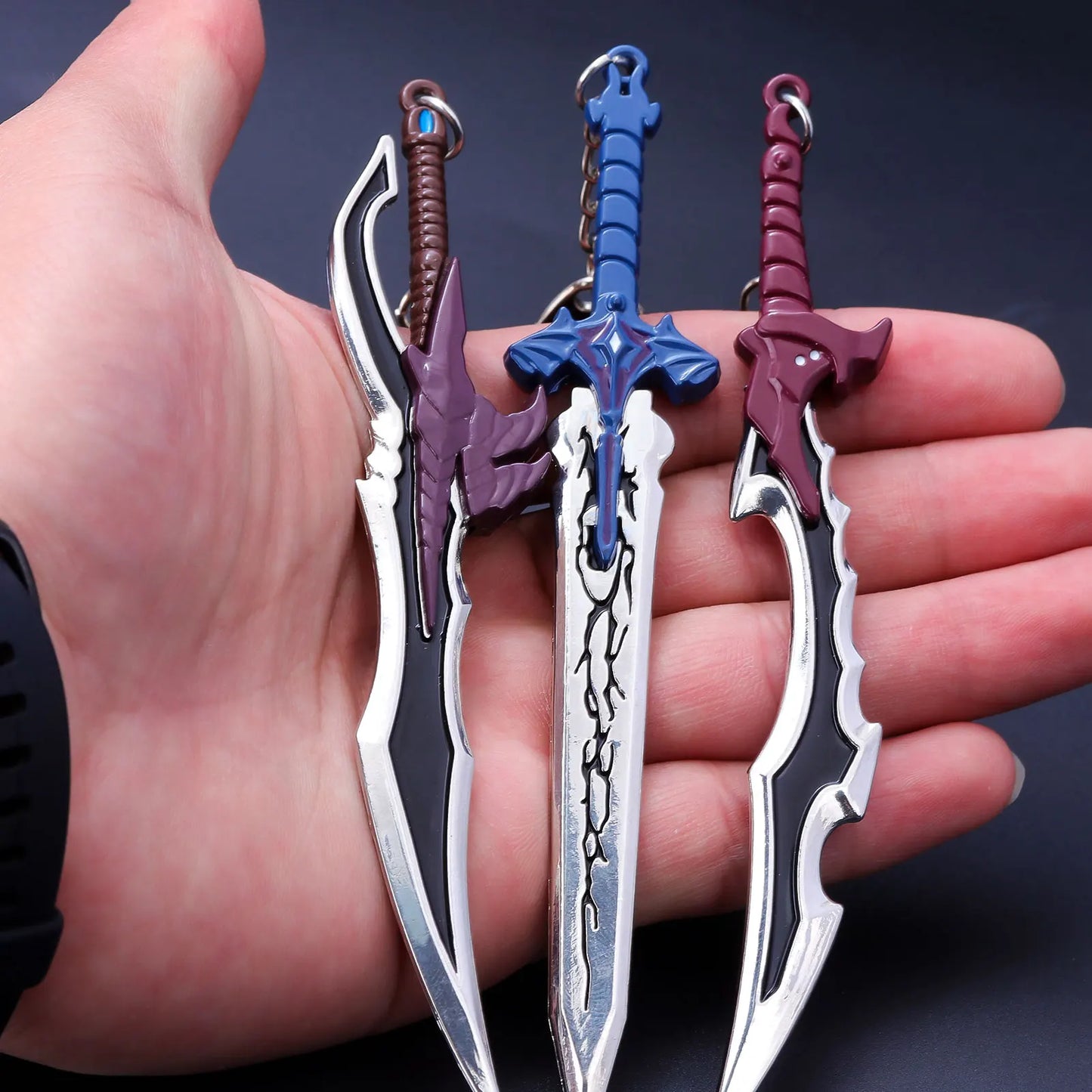 Solo Leveling: Personalized Keychain Pendant Sung Jin woo Yoo Jin ho Short Blade weapon Cosplay Props Fans Gift Jewelry