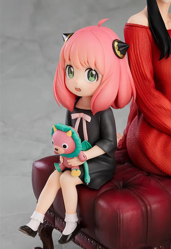 Spy × Family: Anime Figure Statue Model Collection Desktop Decoration Ornament 15cm  Anya Forger & Yor Forger Sit On The Sofa